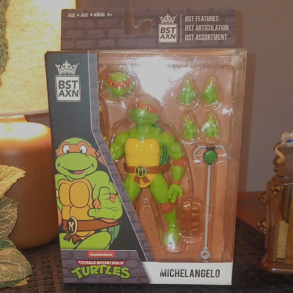 Teenage Mutant Ninja Turtles Michelangelo Figure